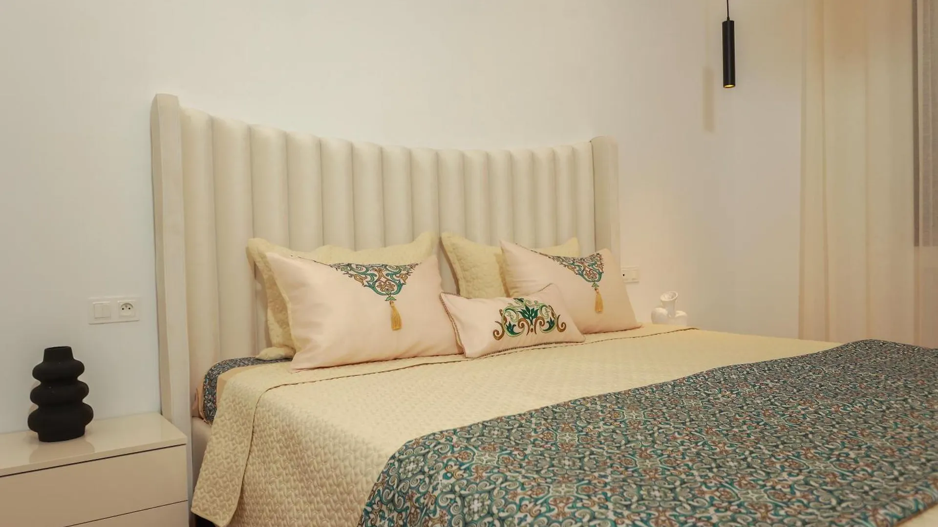 Bright And Cozy New 3 Bedrooms Apartment تونس 0*,