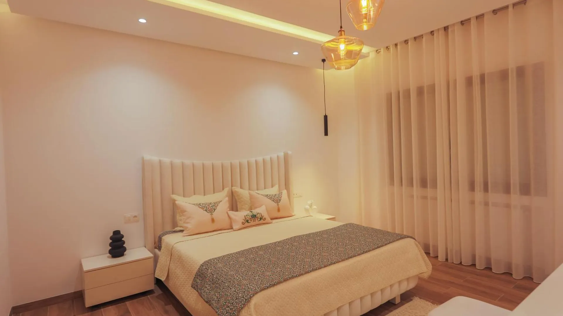 Bright And Cozy New 3 Bedrooms Apartment تونس 0*,  تونس